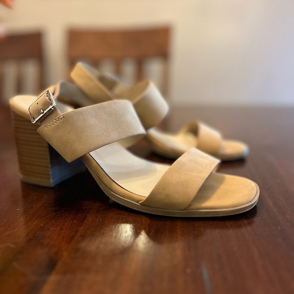 Nude Heels Size 10 - Picture 1 of 7